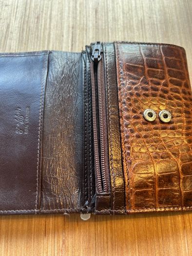Brown Leather Crocodile Style Womens wallet