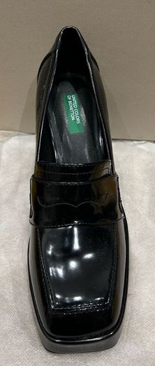 Black heeled shoes