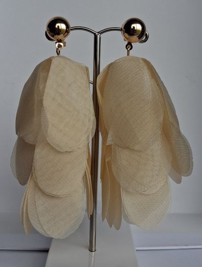 Cream Vanilla Juilette Cascading Floral Petal Clip On Earrings