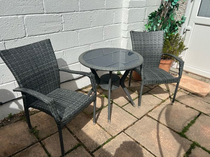 2 seater rattan table and chairs