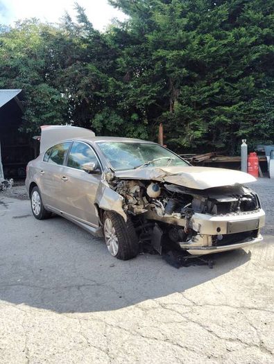 Breaking VW Passat 1.6 cay 2012