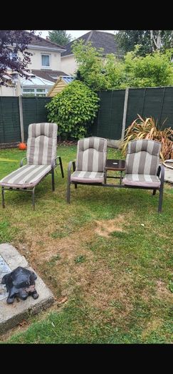 Lounger and double seat.. read ad