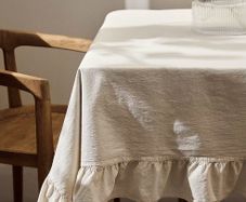 Cotton ruffle tablecloth from H&M