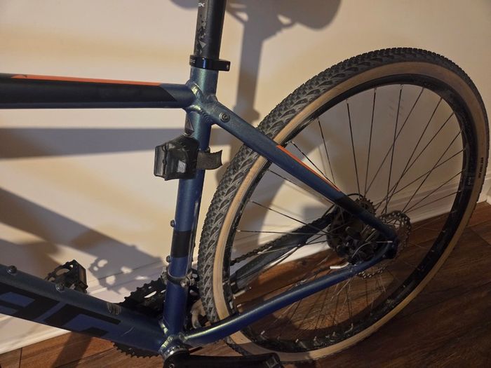 Airtracks Sterrato 5.0 Gravel Bike Excellent Condition