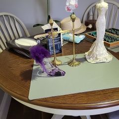 Jewellery stands 10e each