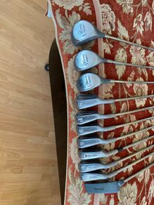 Set of left handed golf clubs