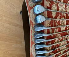 Set of left handed golf clubs