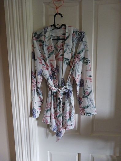 floral light belted jacket