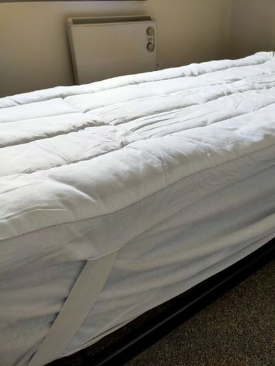 Single Mattress Memory Foam / Bed Frame / Topper