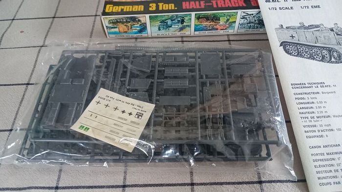 ESCI German half-track and Pak 40