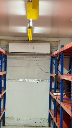 40ft Ex-Reefer Container - Fully Fitted, Insulated with a powerful 7kW heating/cooling A/C unit and HRV system suitable for up to 100 sq. m.Ready to Go