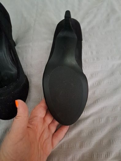 wide fit shoe