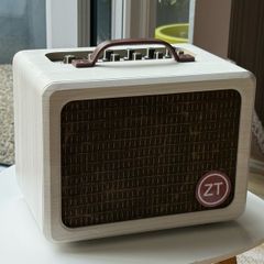 ZT Lunchbox Acoustic LBA1 Amplifier with Carry Handle