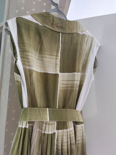 Stunning Vintage Dress!!! With original belt