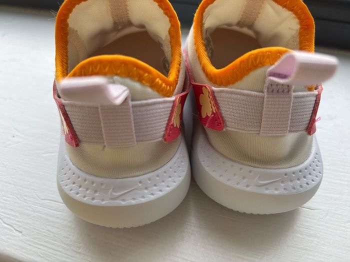 Girls runners Nike EU25