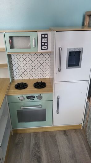 Pretend kitchen