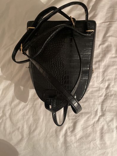 Black Crocodile Style Handbag Backpack