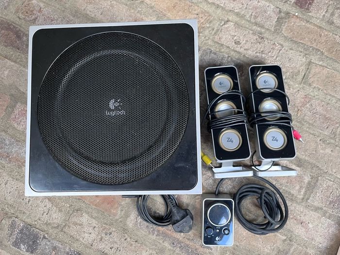 Speakers & subwoofer - Logitech z4