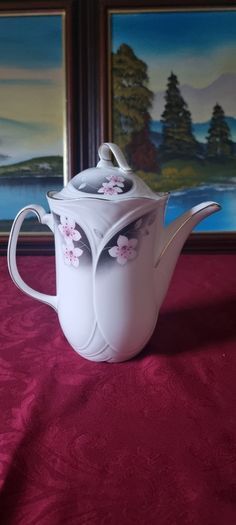 Vintage Royal Albert Horizons Star Flower Bone China Gold Gilt Coffee Pot / Water Pitcher Made In England