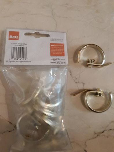 Curtain pincer clips
