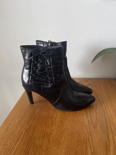 Tamaris woman leather shoes