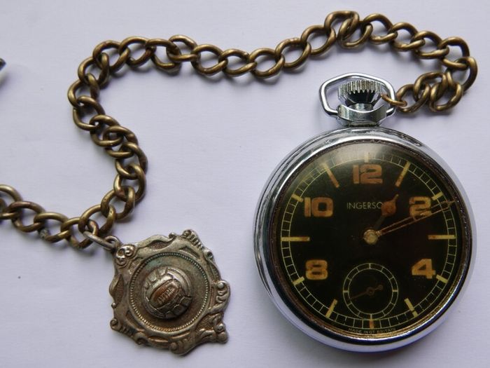 Vintage Ingersoll Pocket Watch with Military style dial (in working order)