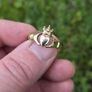 9ct Yellow Gold Claddagh Ring Image 5