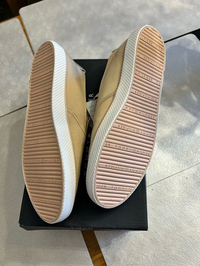 Tommy Hilfiger womens canvas shoes 7.5UK 42EU