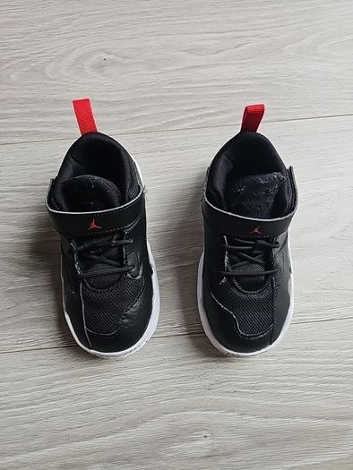 Infant boys Jordan trainers