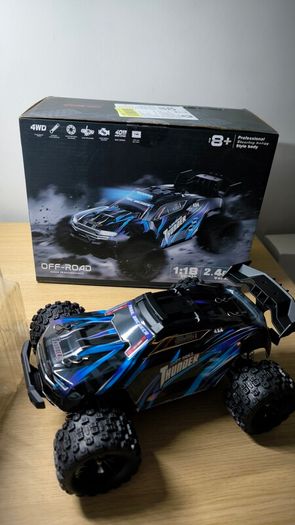 4WD Remote Control High Speed Off-Road & Drift RC Car 1:18