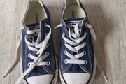 Boys converse