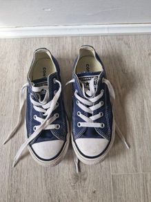 Boys converse