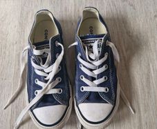 Boys converse