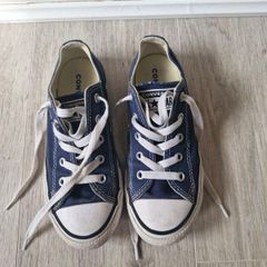 Boys converse