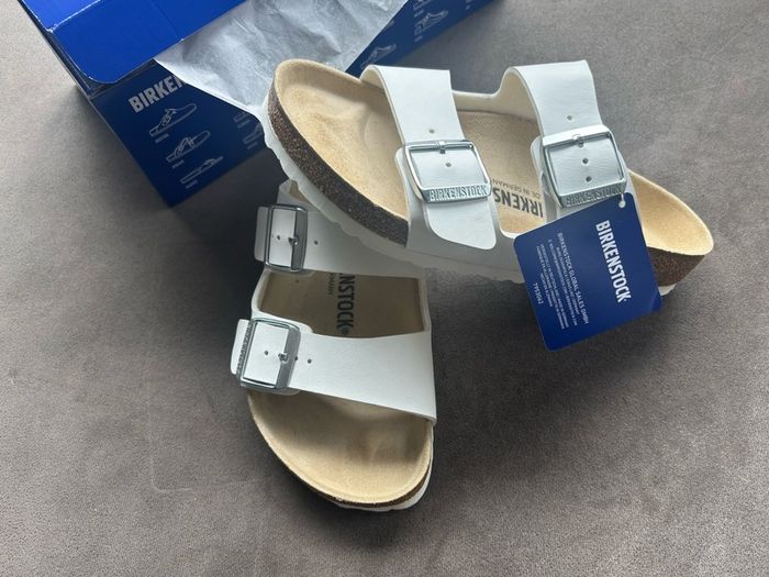Brand new boxed Birkenstock Arizona White Size 5 / 38