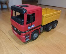 Bruder tipper truck and excavator