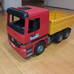 Bruder tipper truck and excavator
