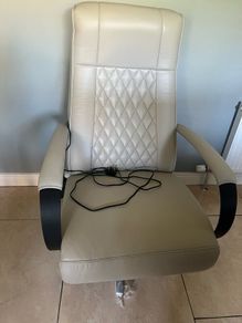 Recliner leather chair