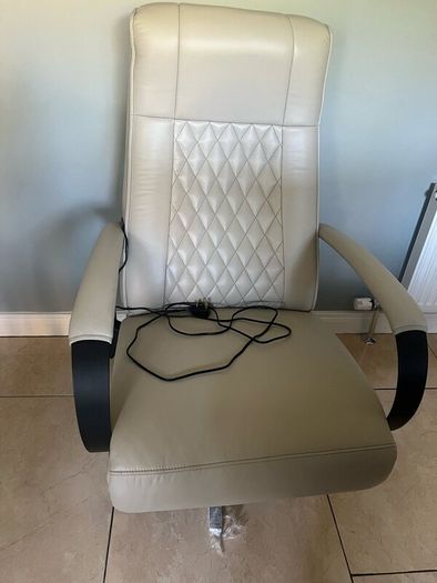 Recliner leather chair