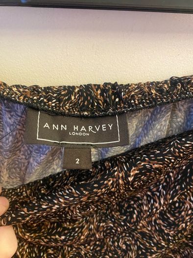 Ann Harvey blouse & matching skirt (size 22)