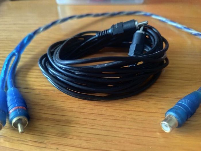 Subwoofer 2 RCA into 1 RCA cable + 6m RCA to RCA extension