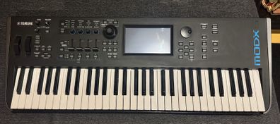 Yamaha MODX 6
