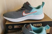 Unisex NIKE kid's runners NEW size UK 7.5