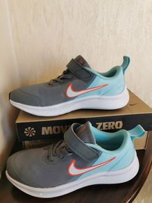 Unisex NIKE kid's runners NEW size UK 7.5