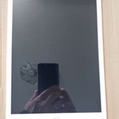 Apple iPad 8th generation a2270, not powering on, excellent cosmetic condition