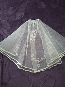 Short Carrickmacross  Lace Veil