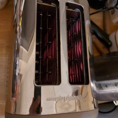Morphy Richards 2 Slice Toaster, Model 222005, in excellent condition and works perfect