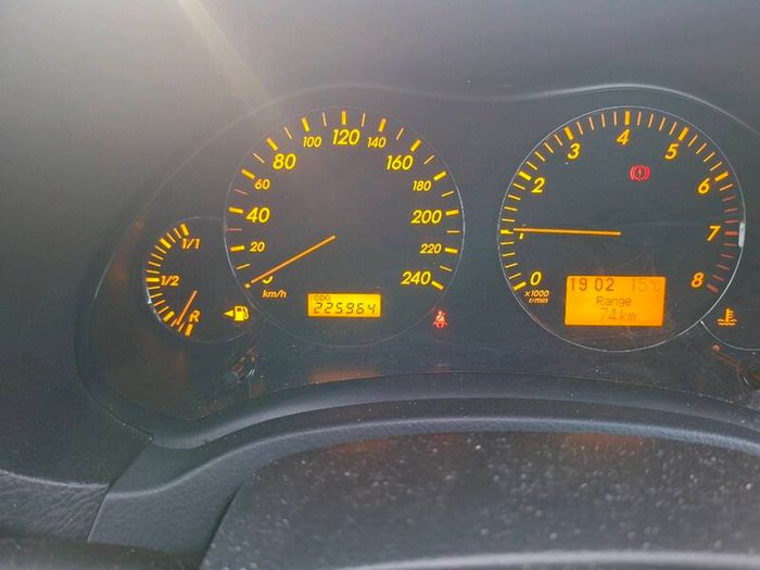 Toyota avensis 1.6 petrol,  2007