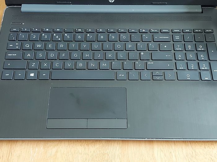 HP 15.6 inch Laptop, Model 15-db0521sa, AMD A6-9225 Radeon R4, 5 Compute Cores 2C + 3G, 2.6GHz, 4GB Ram, windows 10, Microsoft Edge, Chrome and VLC