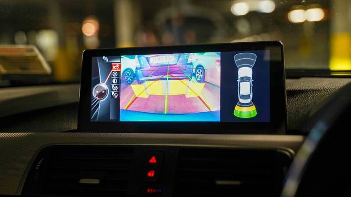 2016 Bmw 3-series 330e High Spec, low kms